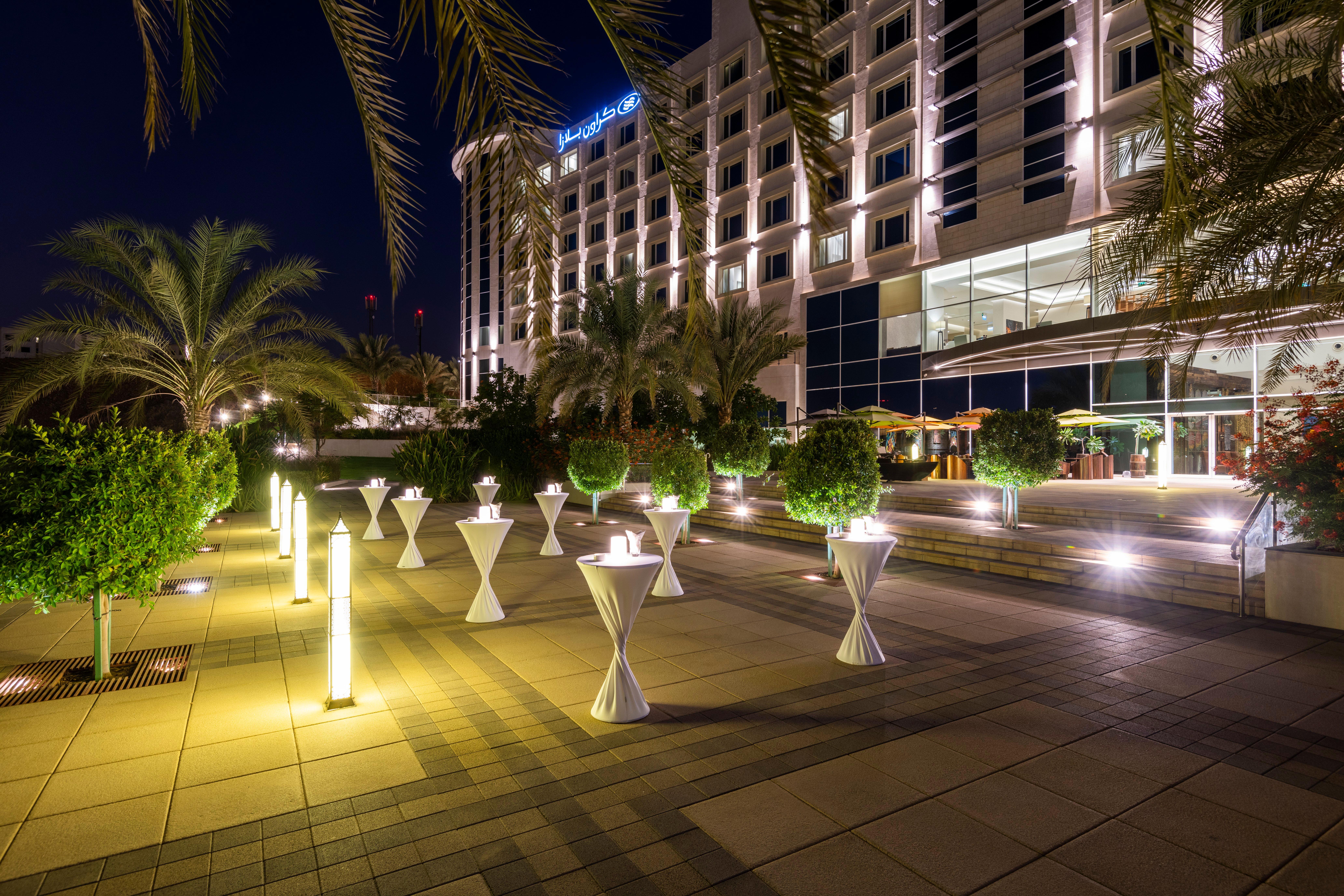 Crowne Plaza Muscat Ocec, An Ihg Hotel Exteriör bild