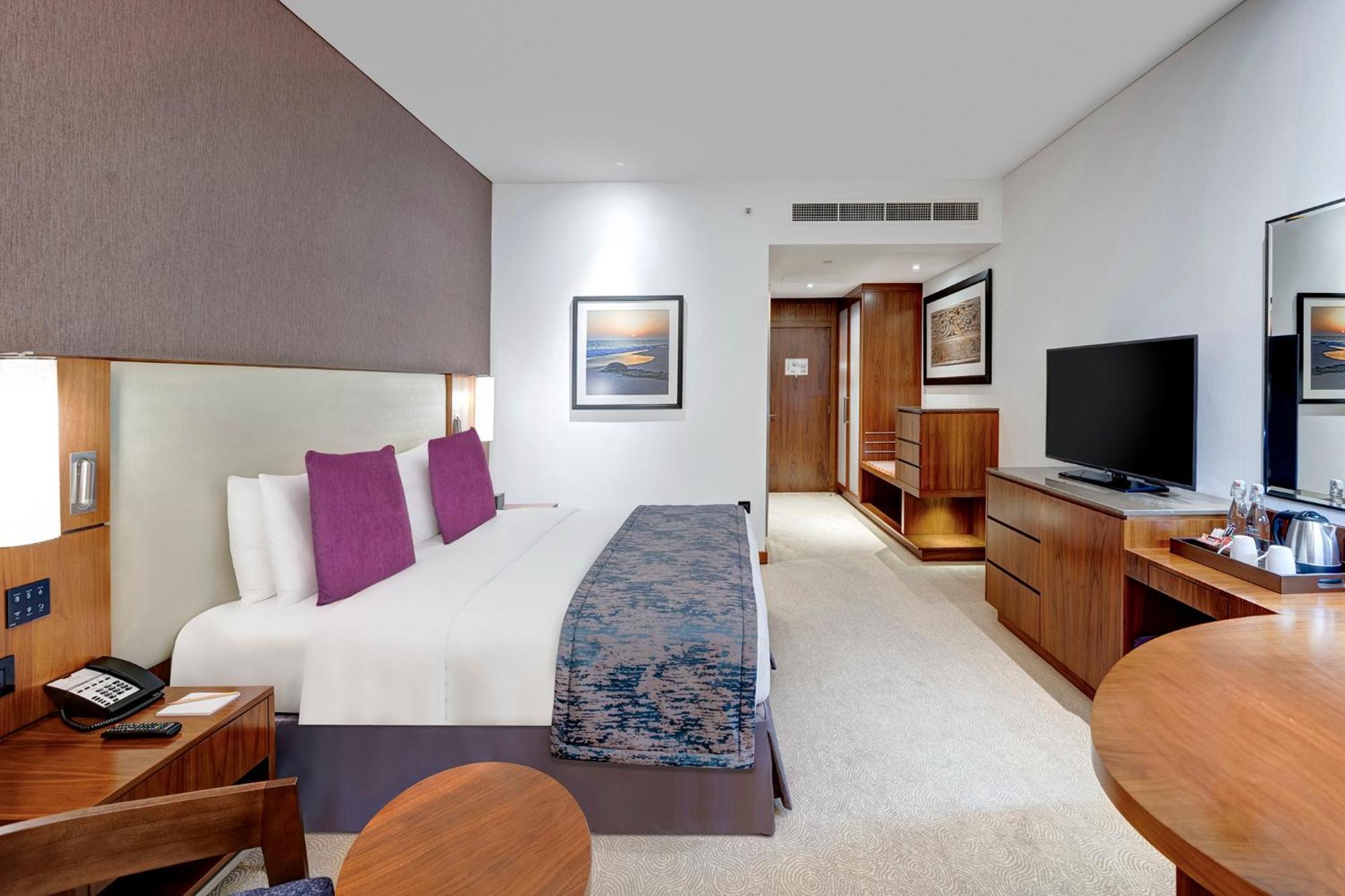 Crowne Plaza Muscat Ocec By Ihg Hotell Exteriör bild
