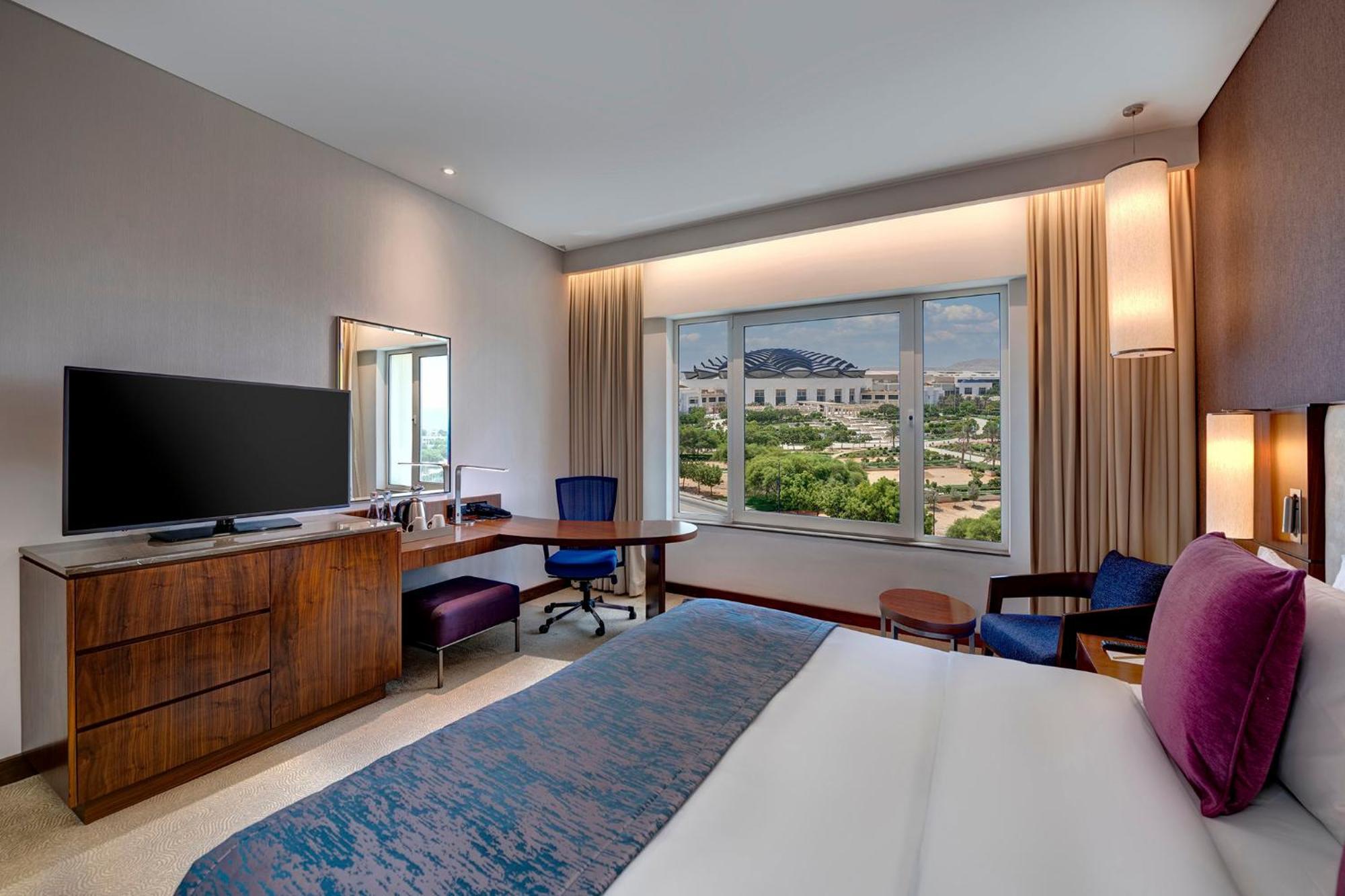 Crowne Plaza Muscat Ocec By Ihg Hotell Exteriör bild