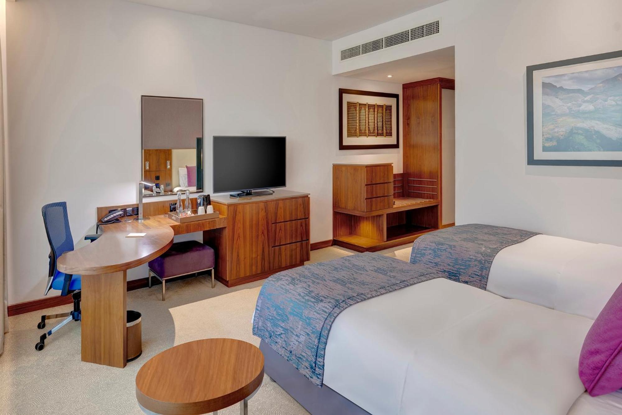 Crowne Plaza Muscat Ocec By Ihg Hotell Exteriör bild