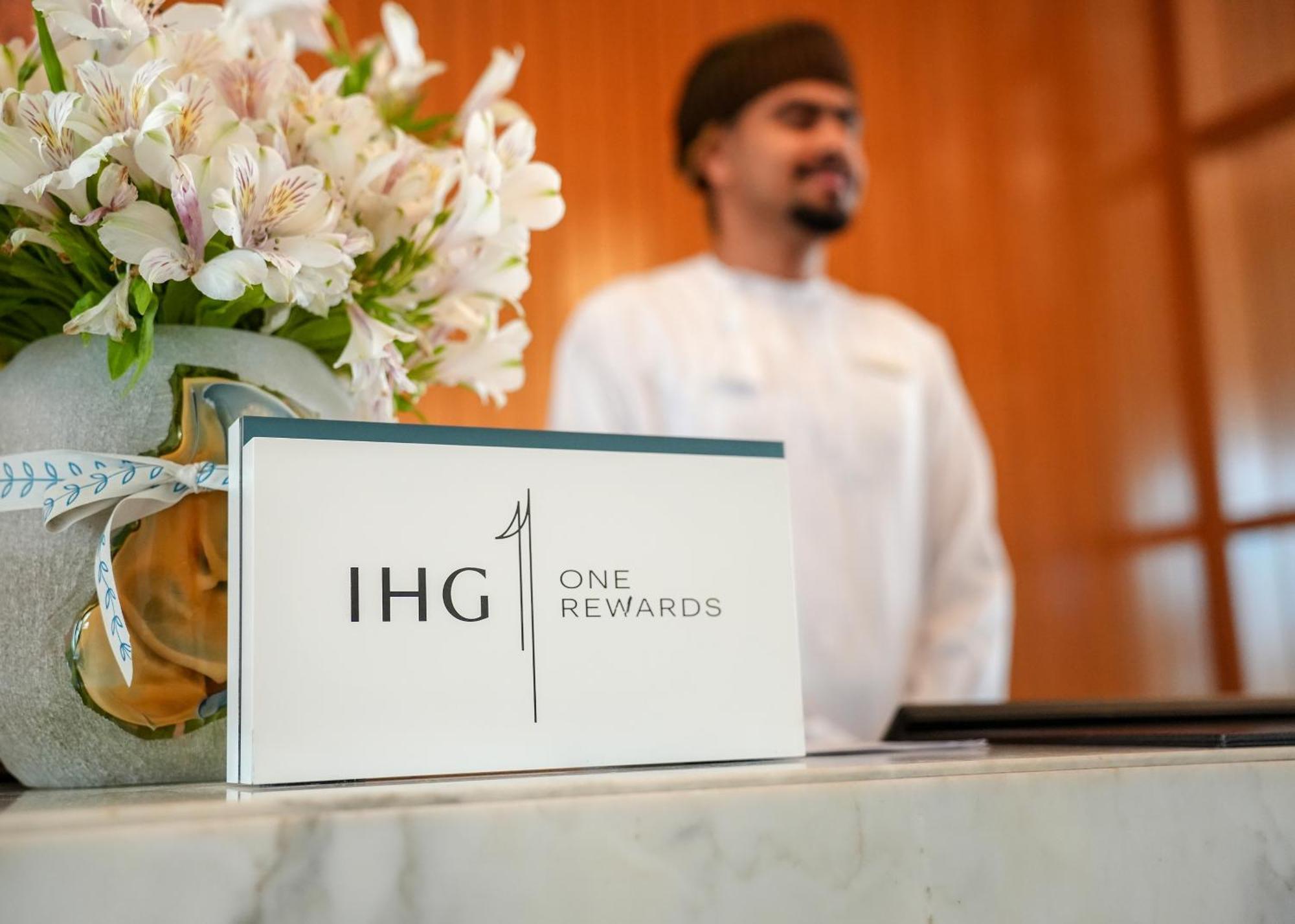 Crowne Plaza Muscat Ocec By Ihg Hotell Exteriör bild