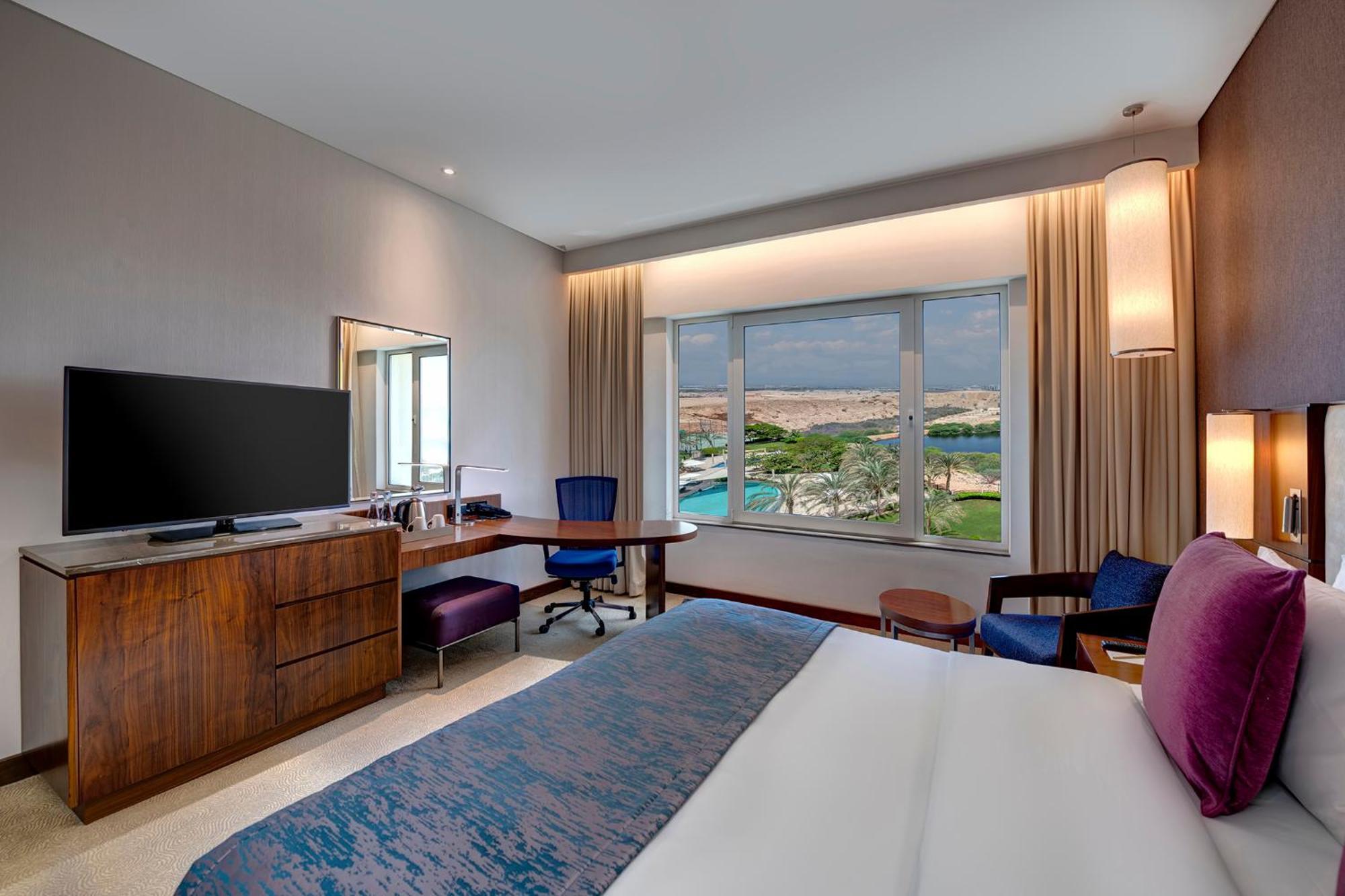 Crowne Plaza Muscat Ocec By Ihg Hotell Exteriör bild