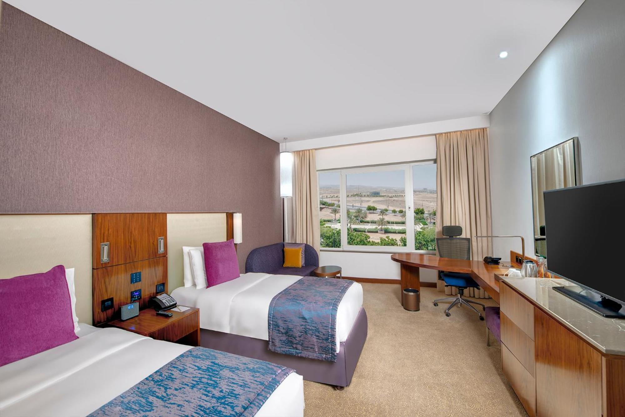 Crowne Plaza Muscat Ocec By Ihg Hotell Exteriör bild